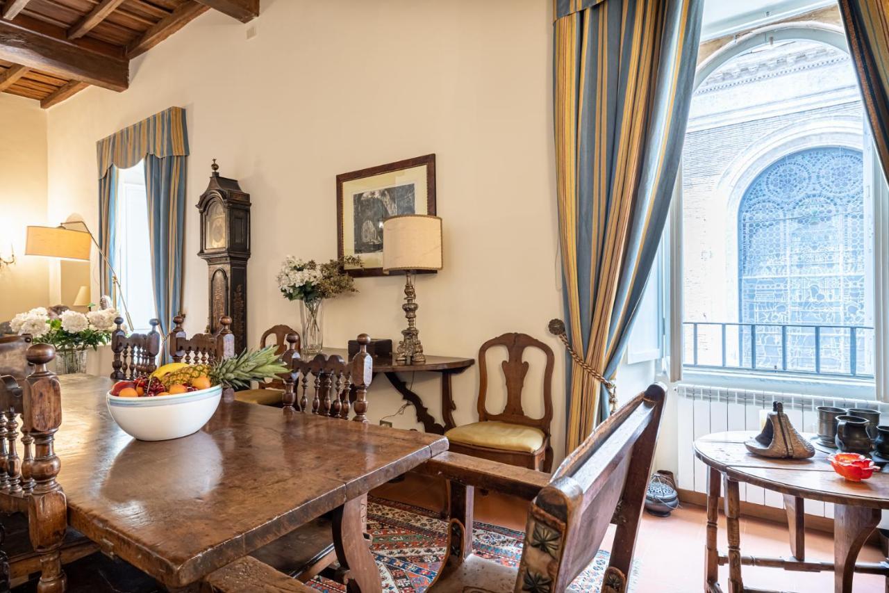 Roman Holiday For 6 By Piazza Navona Apartment Rom