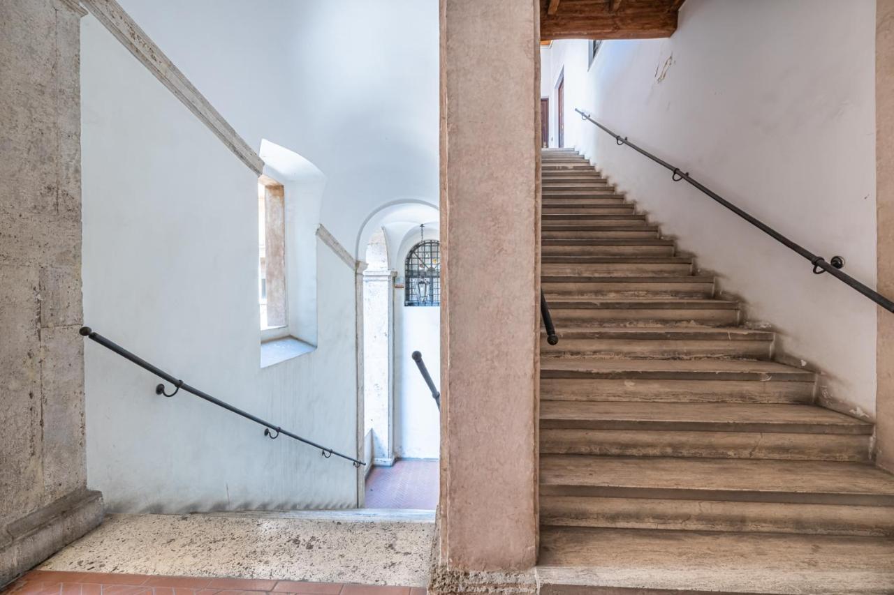 Roman Holiday For 6 By Piazza Navona Apartment Rom